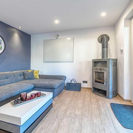 Ferienhaus Charlotta Mit Terrasse Варен Екстериор снимка