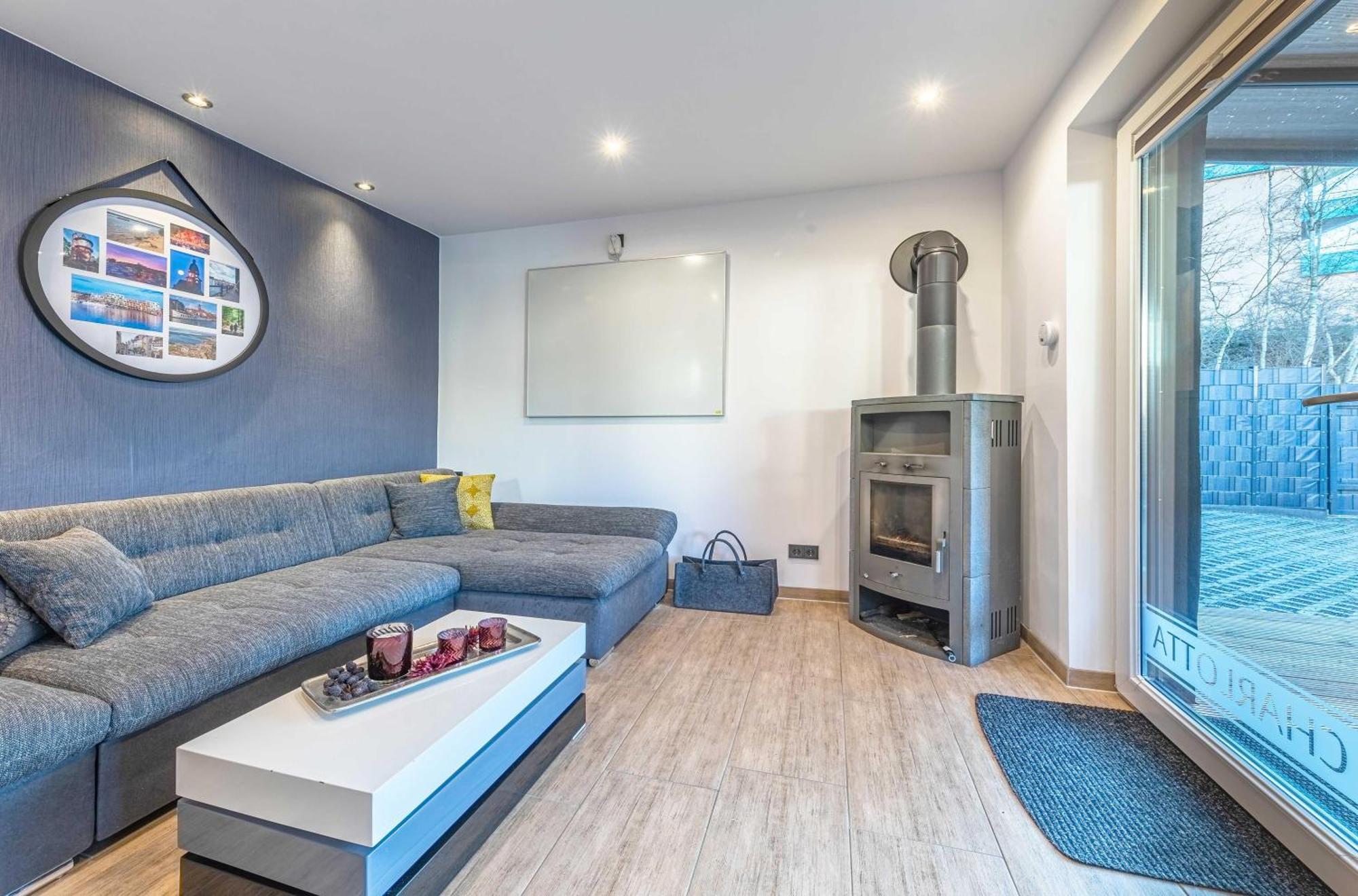 Ferienhaus Charlotta Mit Terrasse Варен Екстериор снимка